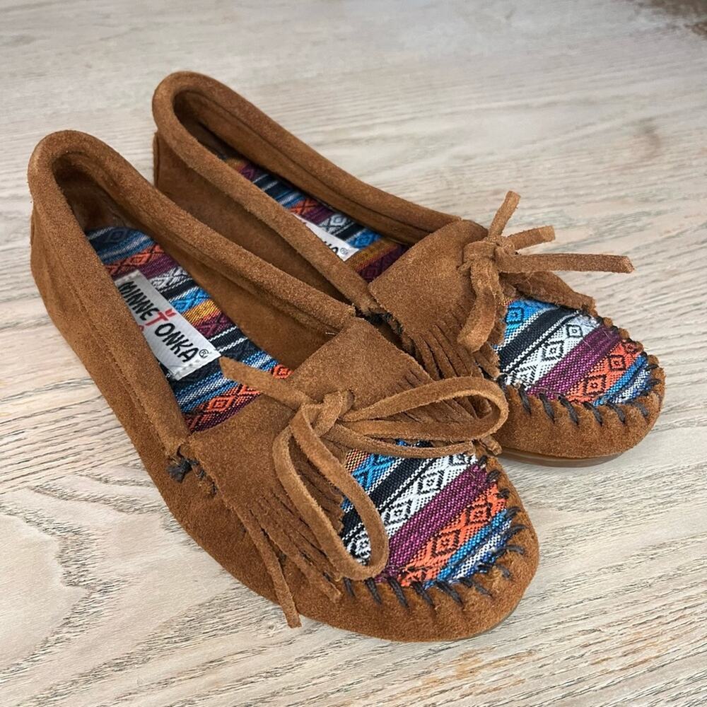 Minnetonka Kilty Suede Moccasins Arizona Print Tan Brown Women’s 5